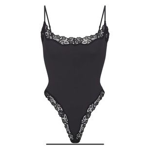 NWT Skims Fits Everybody Lace Cami Bodysuit
